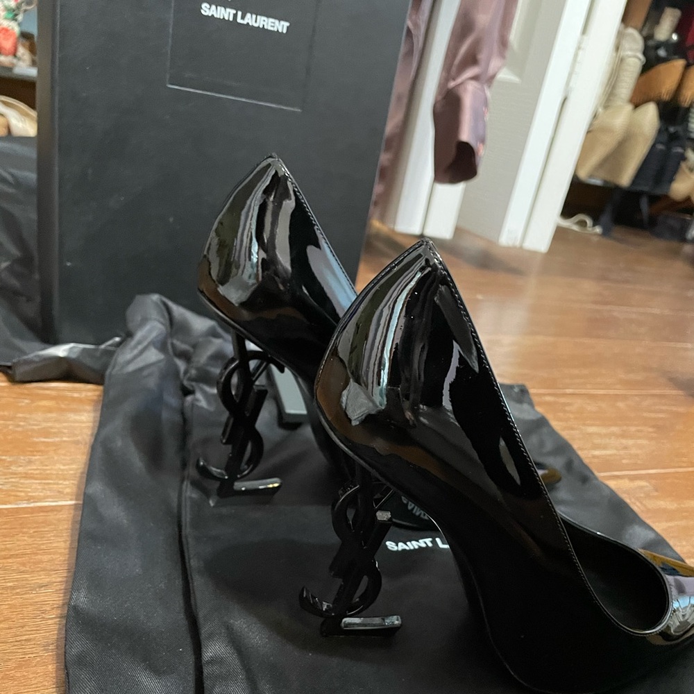 Saint Laurent Opyum pumps in black patent